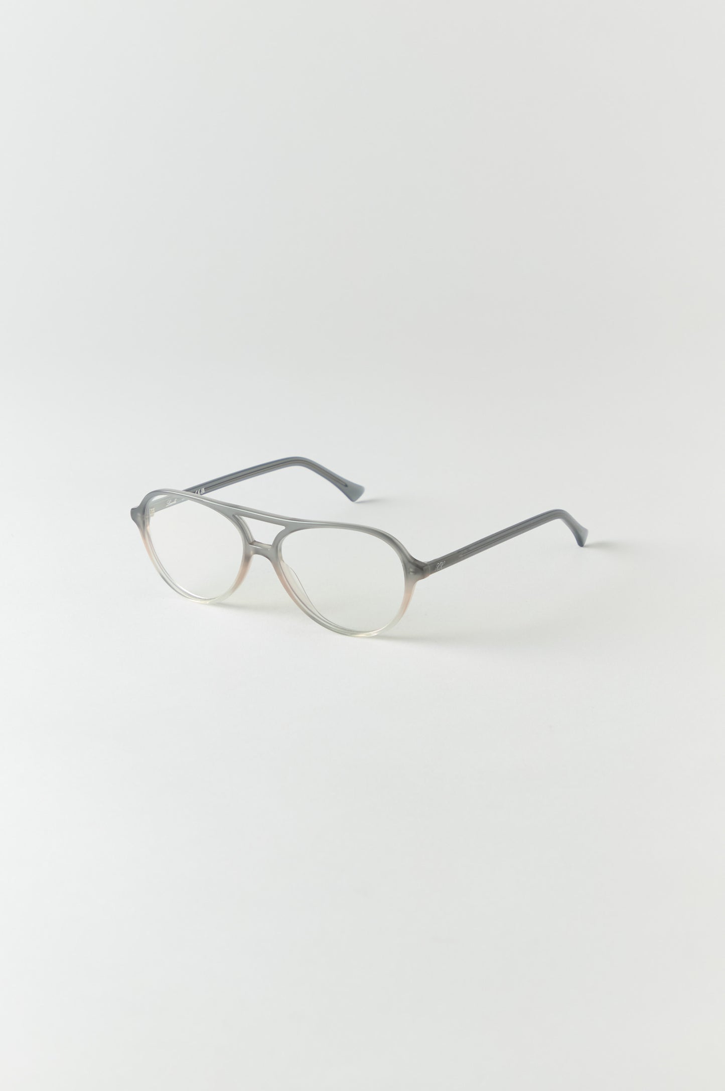 Maxy | Oyster & Clear