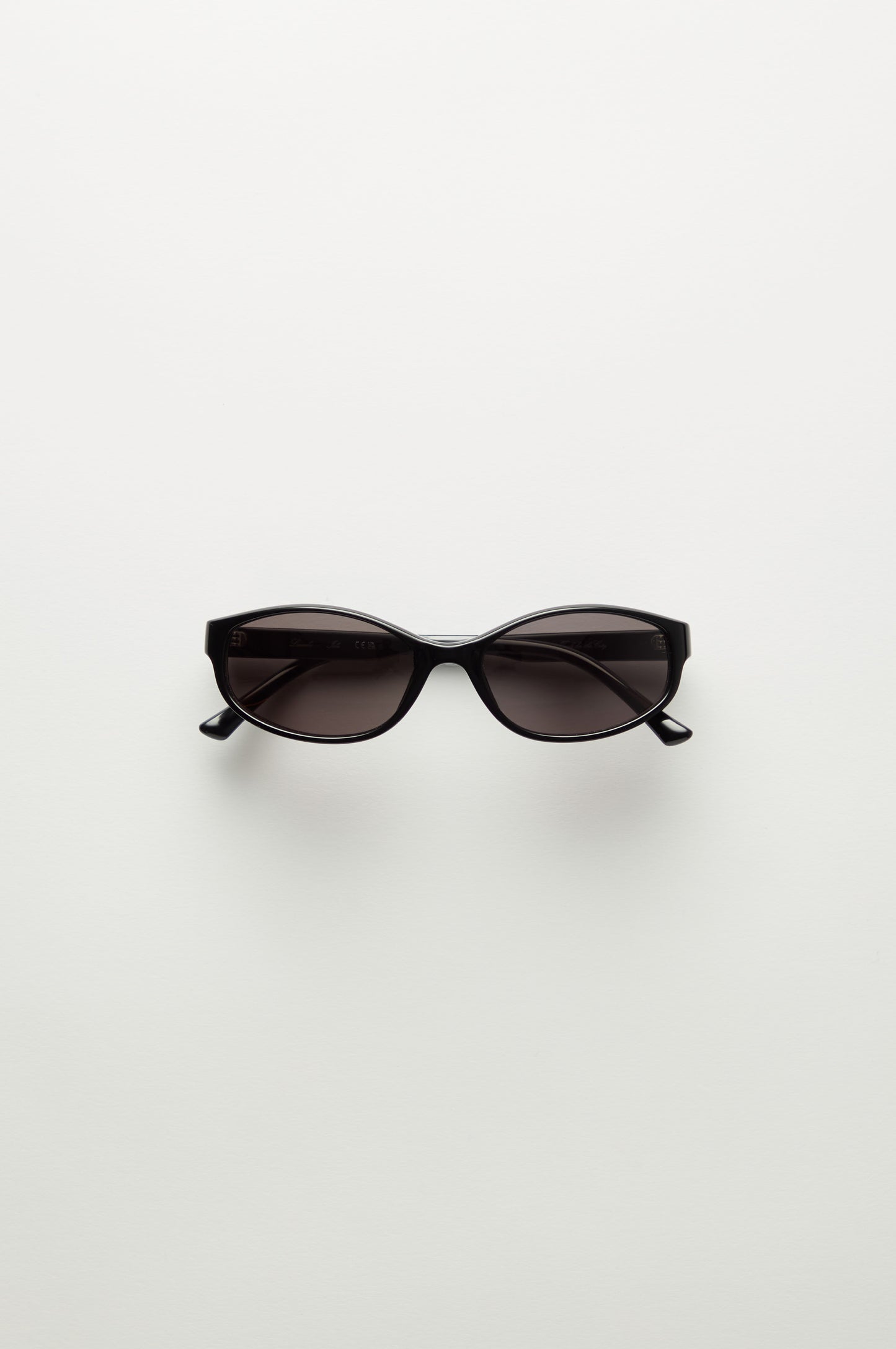 Isla | Black & Black