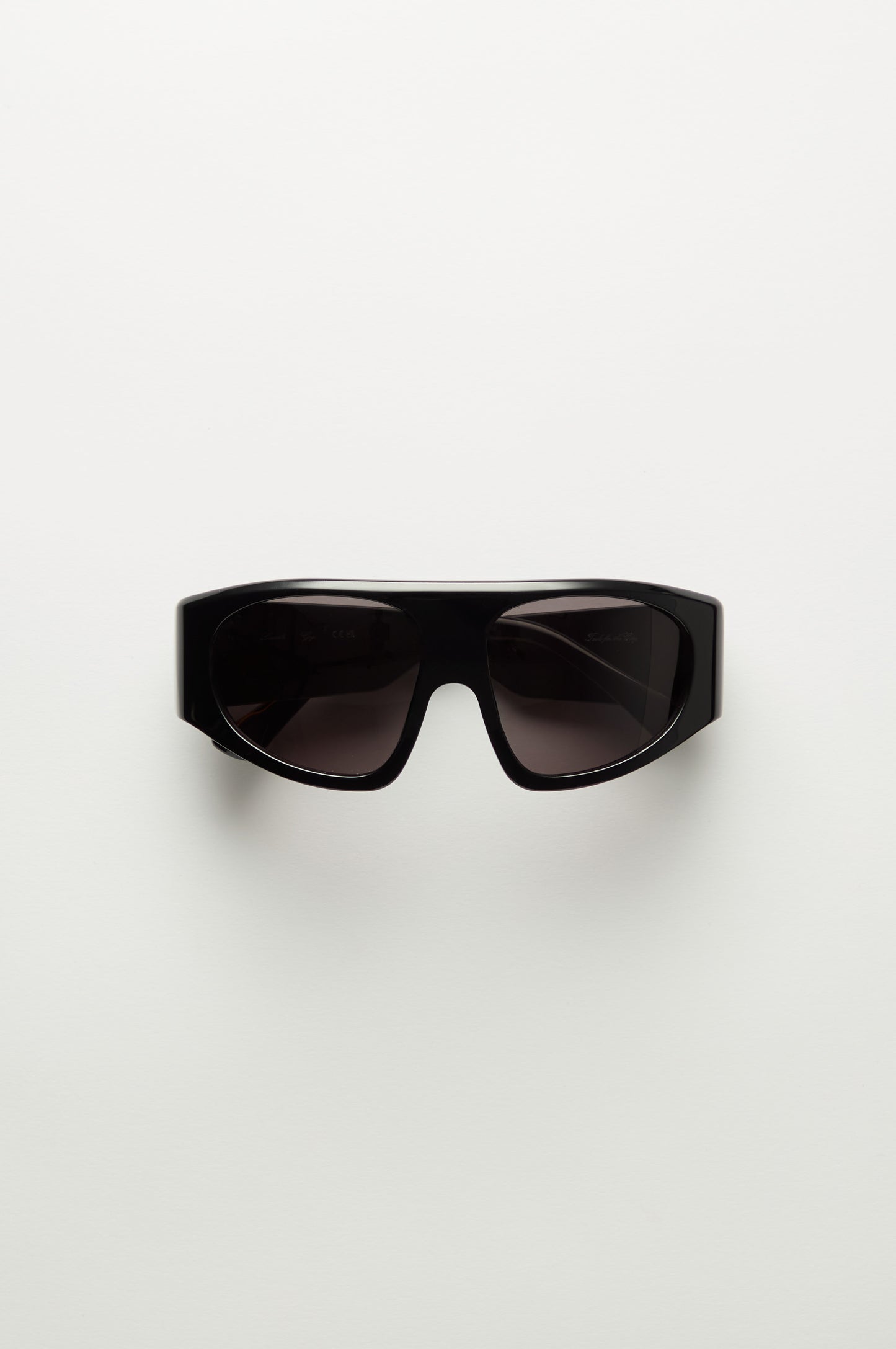 Gigi | Black & Black