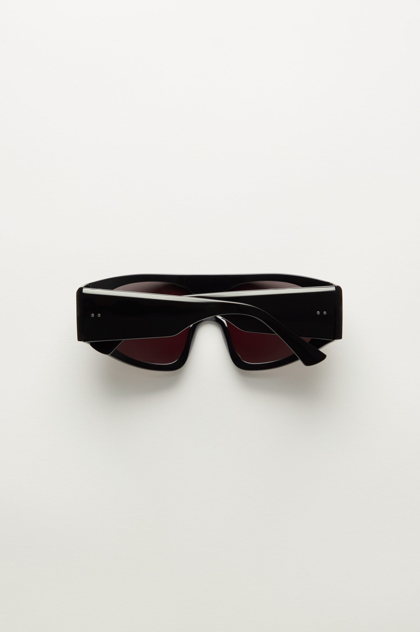 Gigi | Black & Black