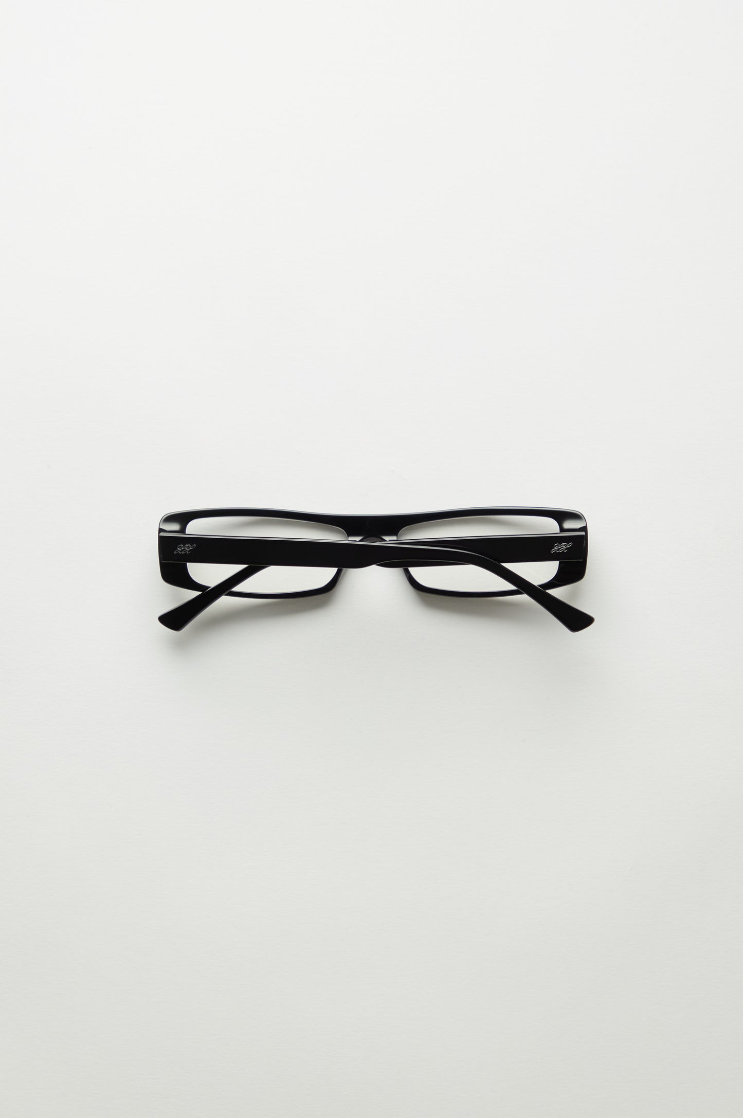 Xena | Black & Clear