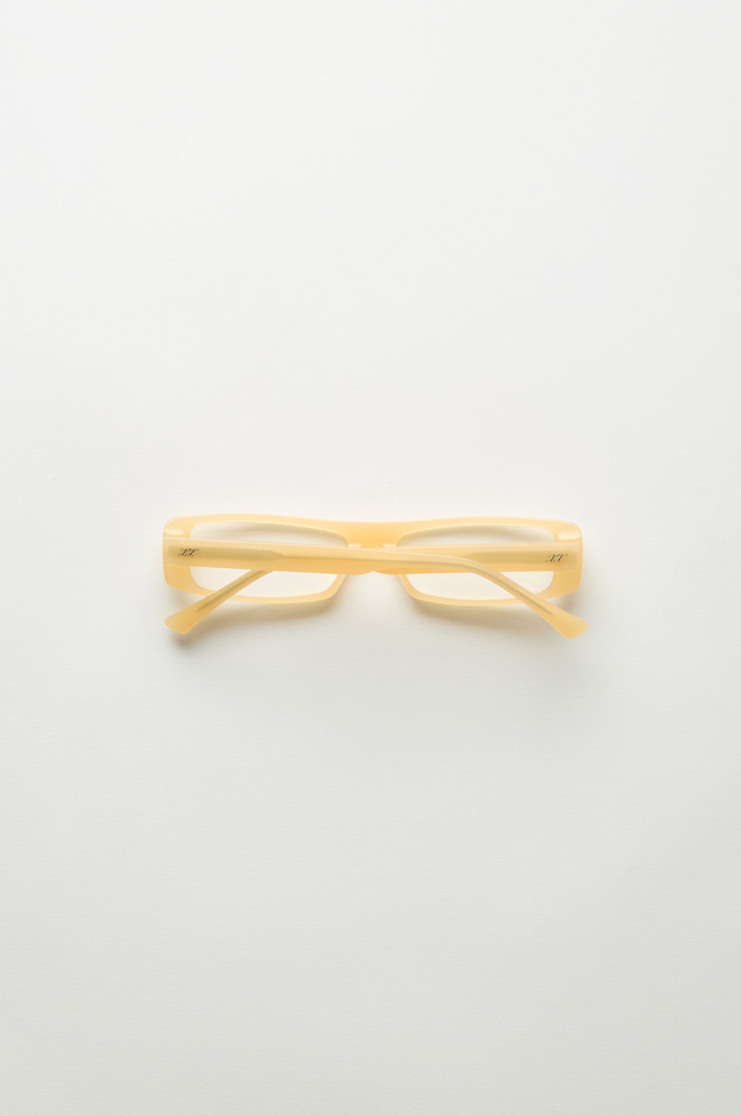 Xena | Butter & Clear