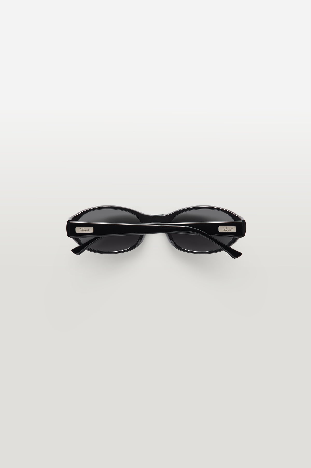 Aio | Black & Black