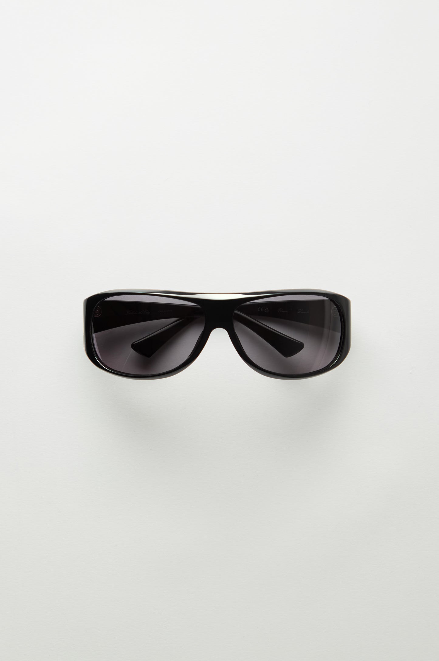 Devon | Black & Black