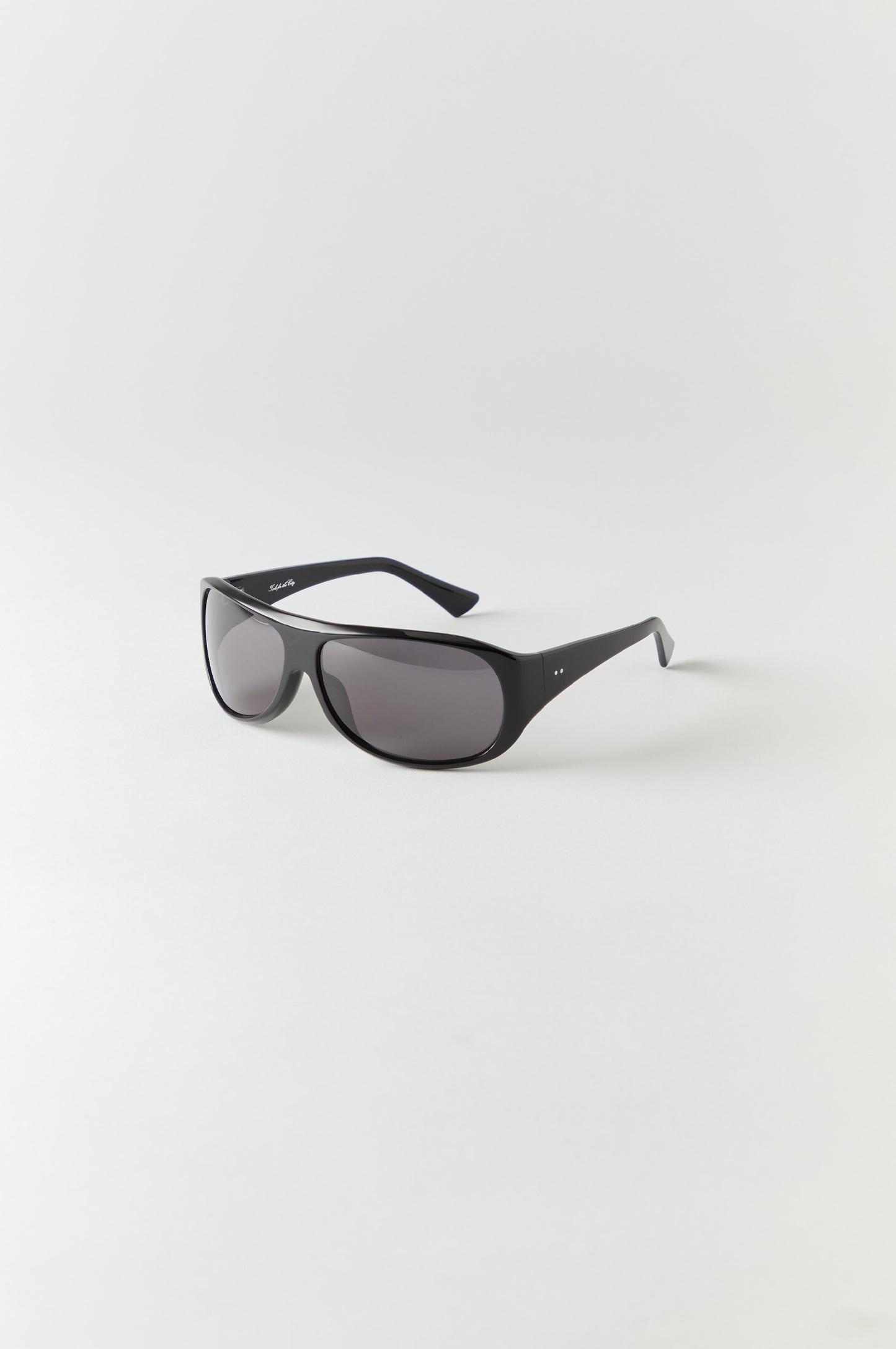 Devon | Black & Black