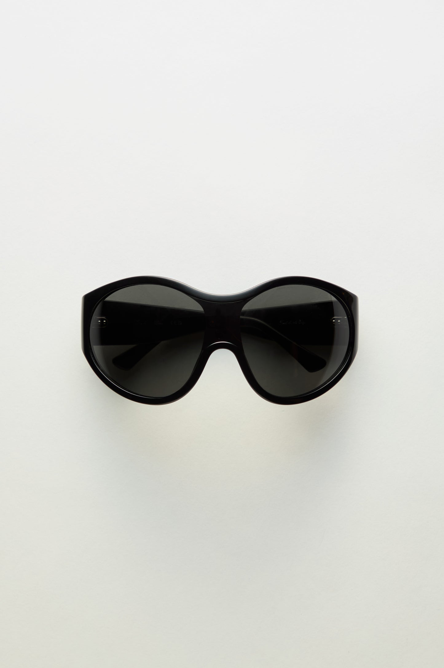 Dina | Black & Black