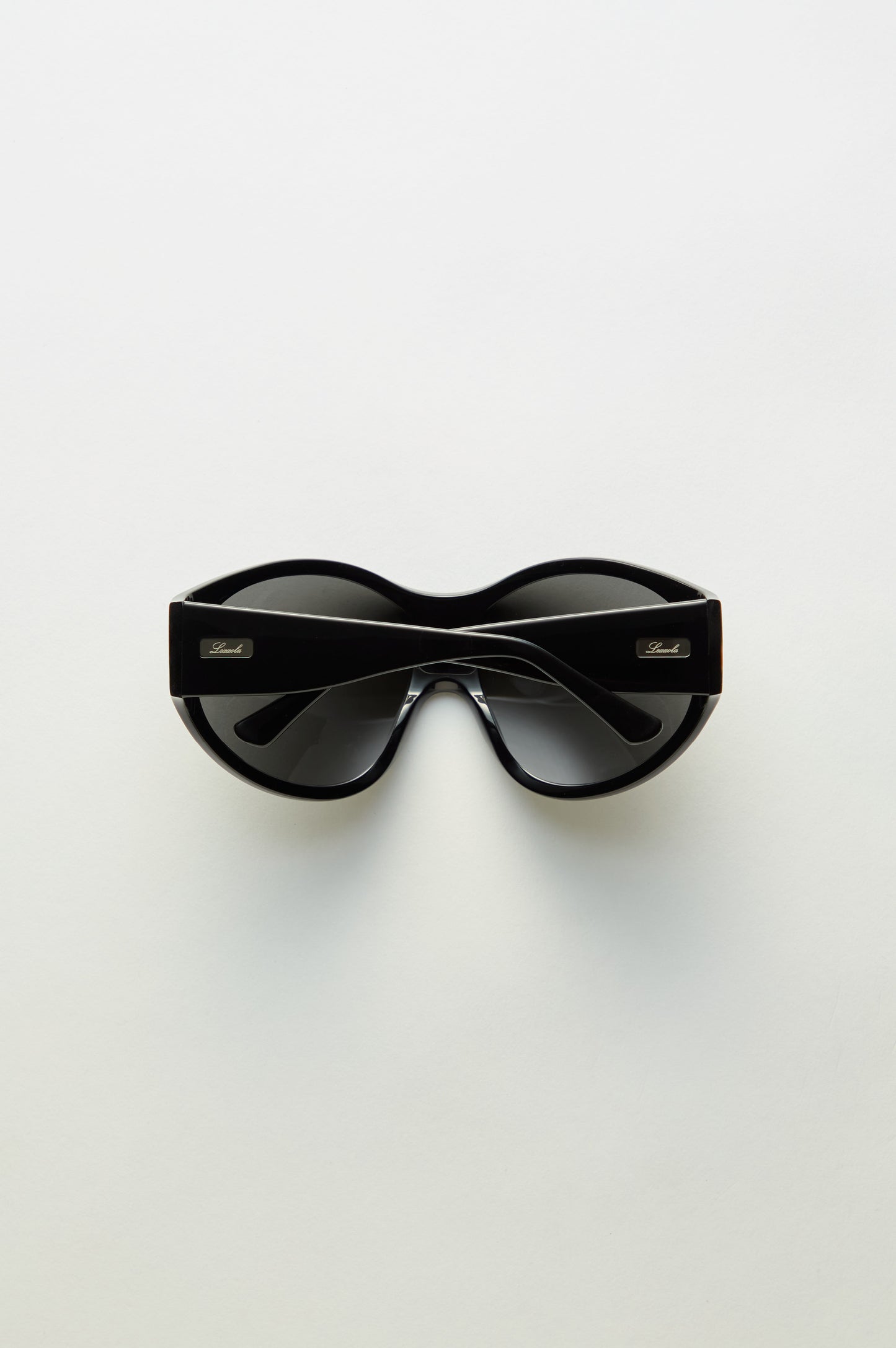 Dina | Black & Black