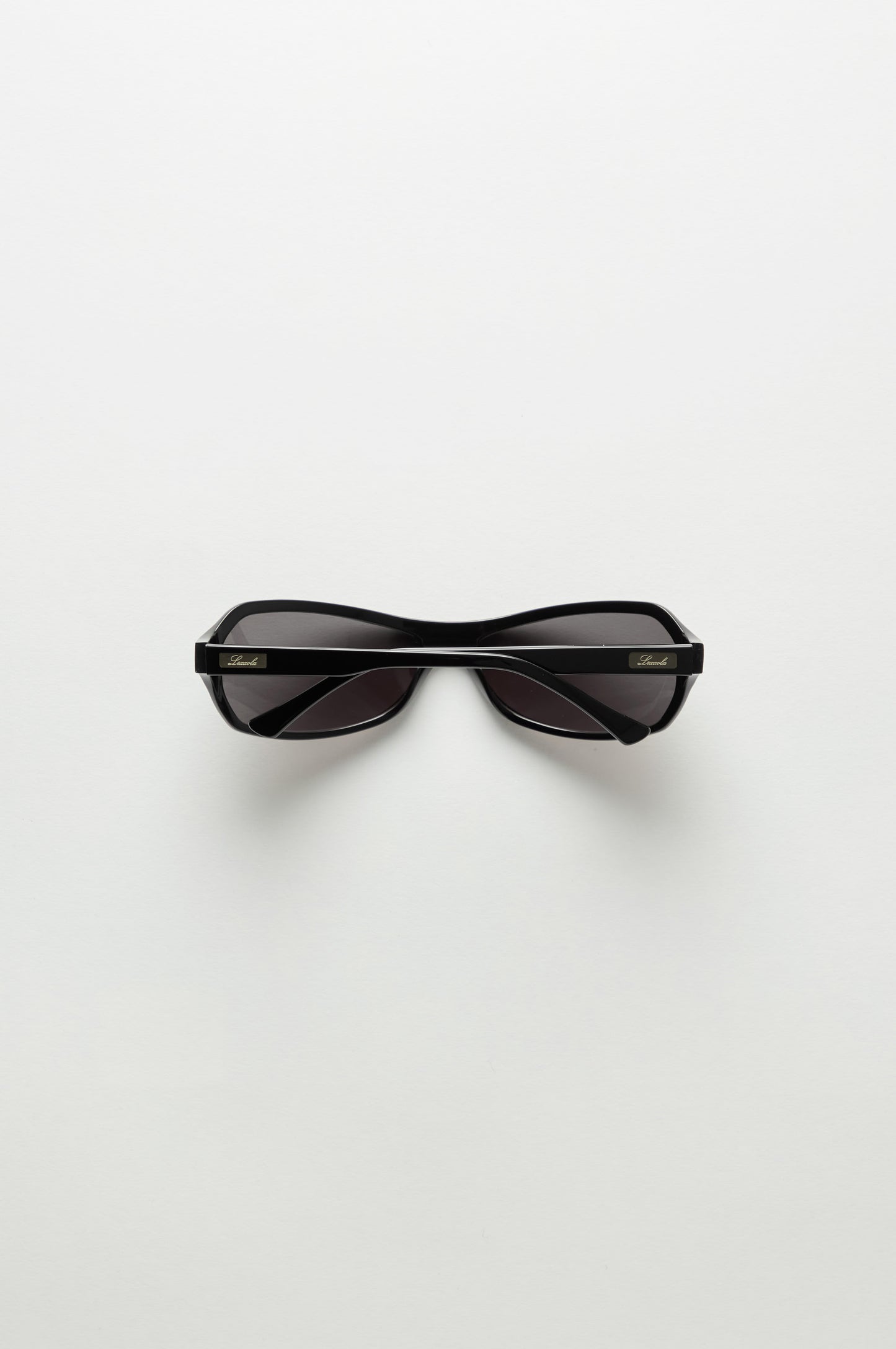 Raye | Black & Black