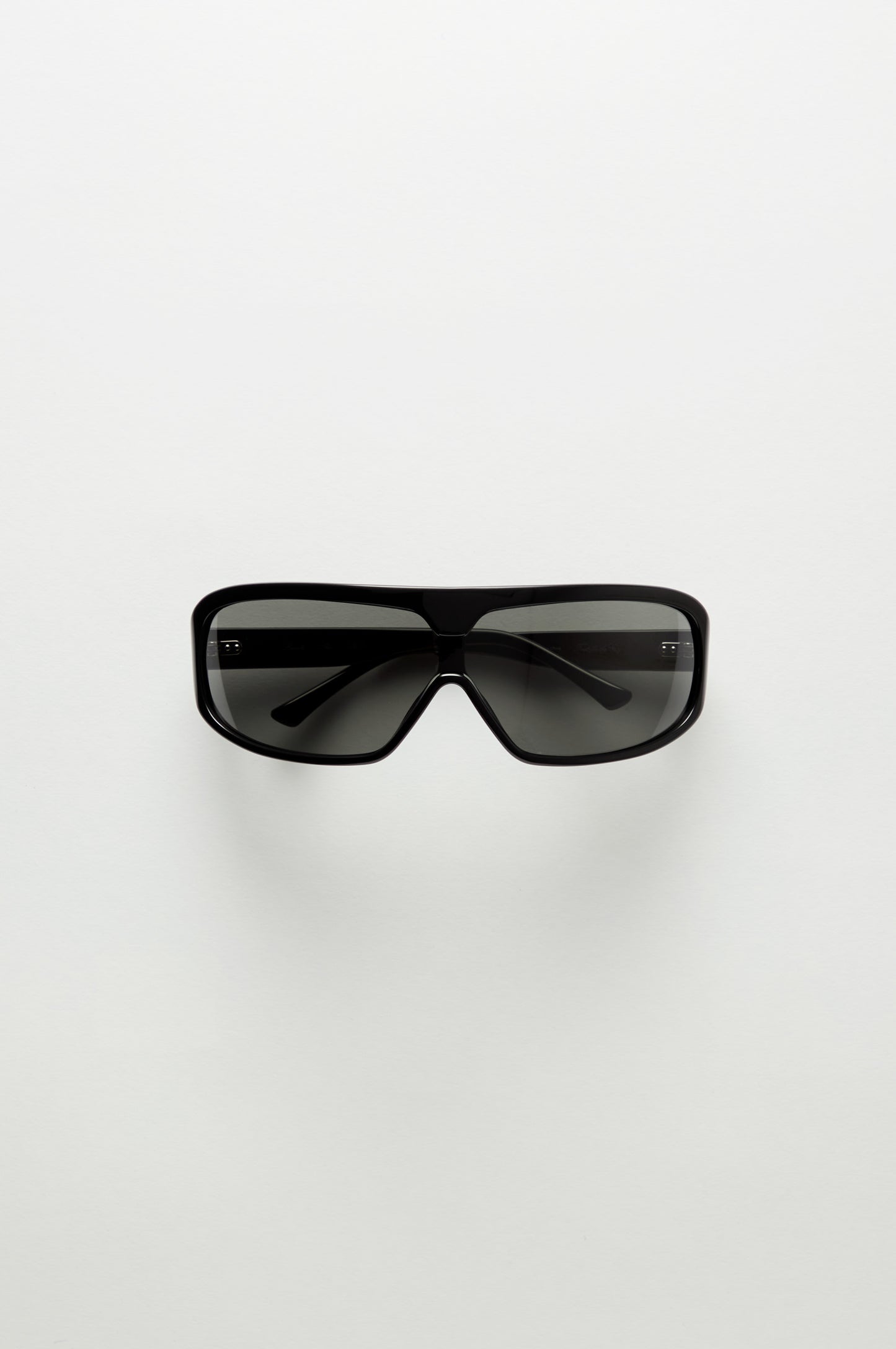 Skye | Black & Black