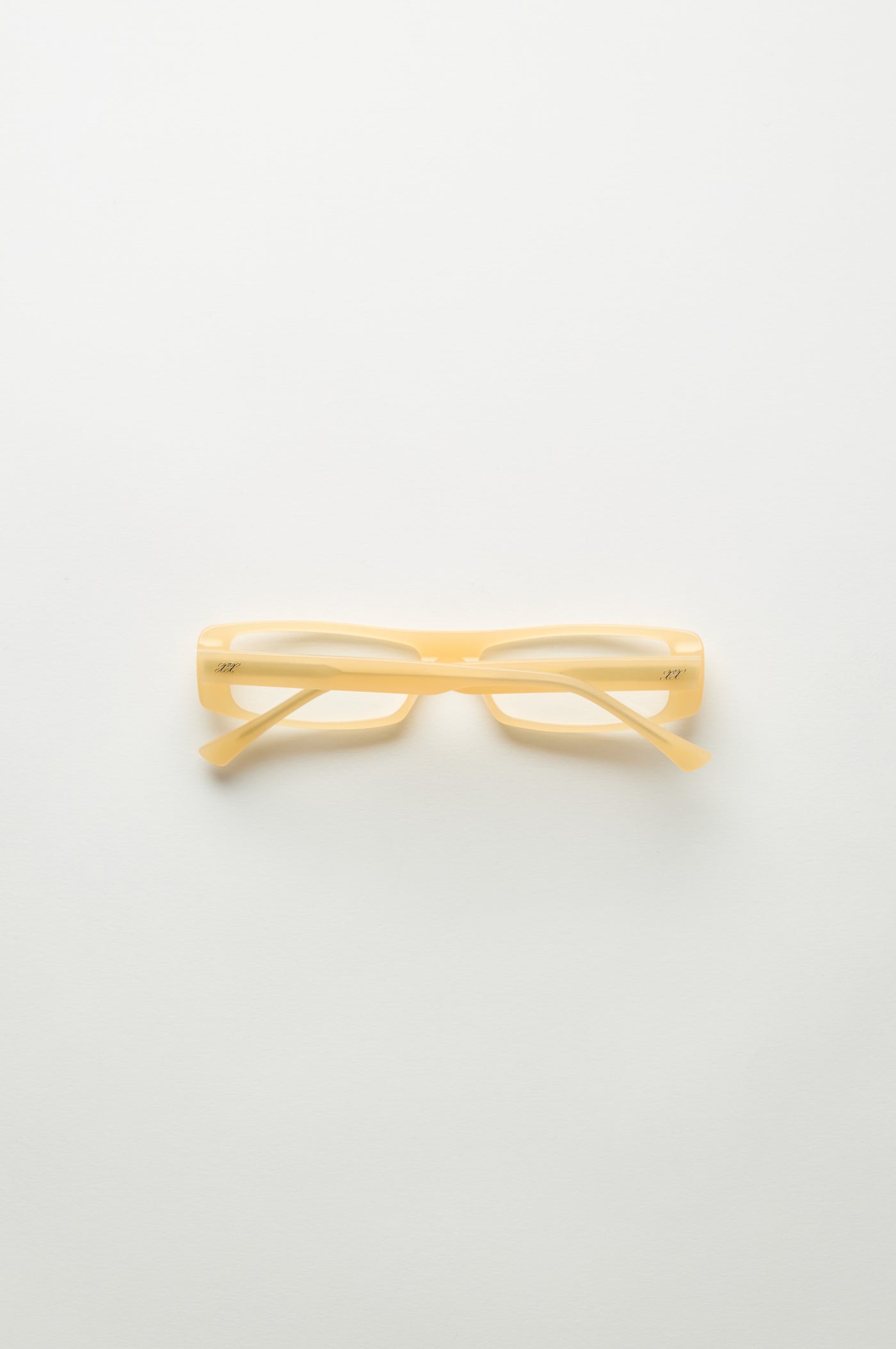 Xena | Butter & Clear