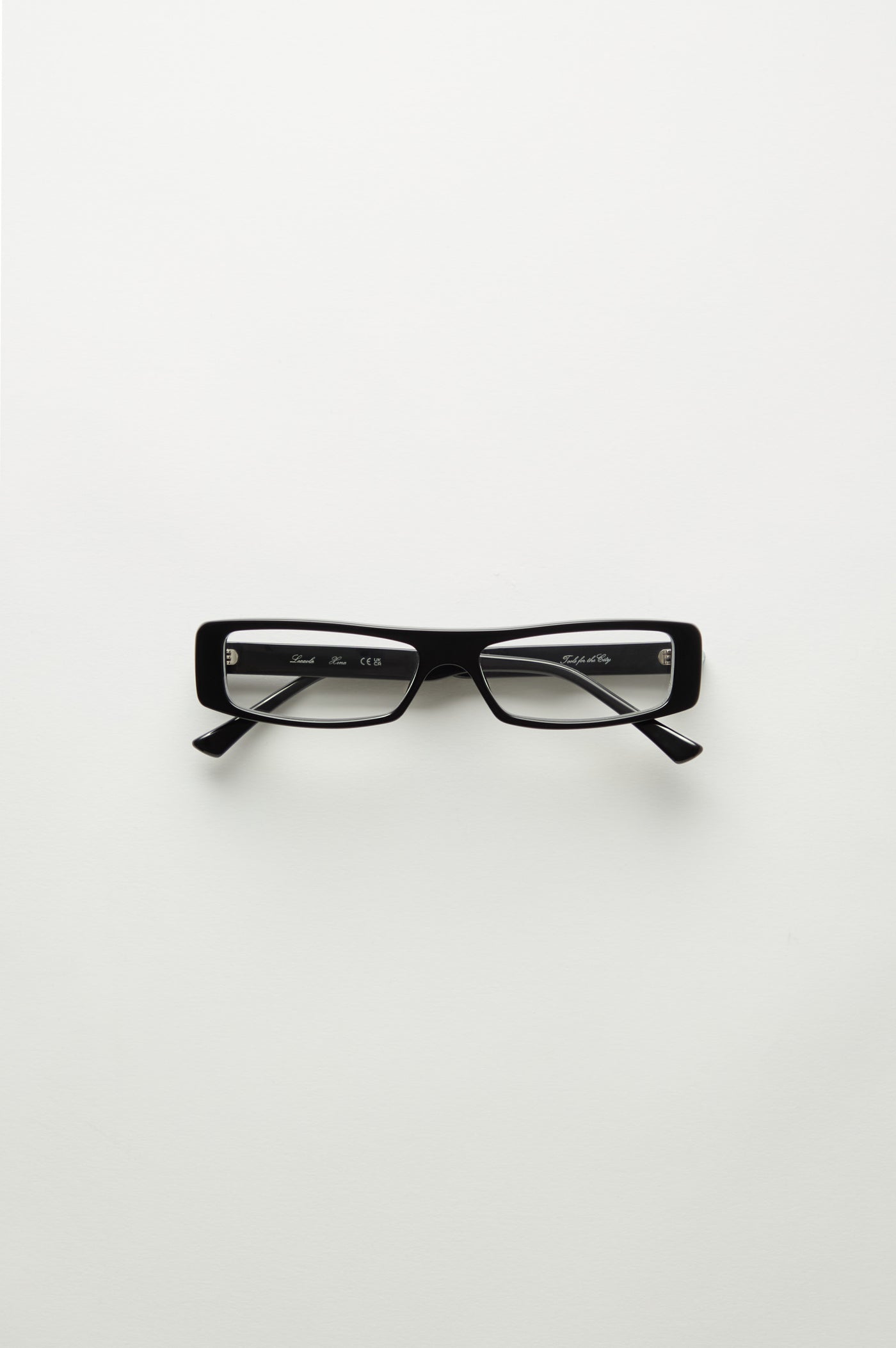 Xena | Black & Clear